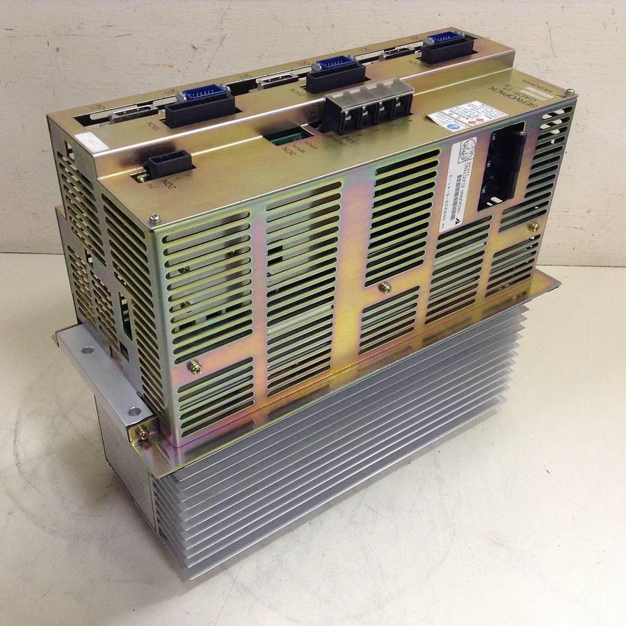 Used YASKAWA Servopack CACR-IR020202F #76539