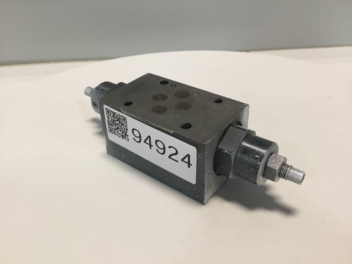 Used VICKERS Tokimec Valve DGMFN3YA2WB2W41J USED