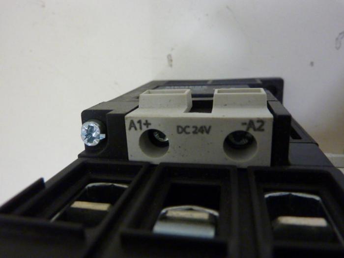 Used SIEMENS Contactor 3RT1035-1BB40 #55464
