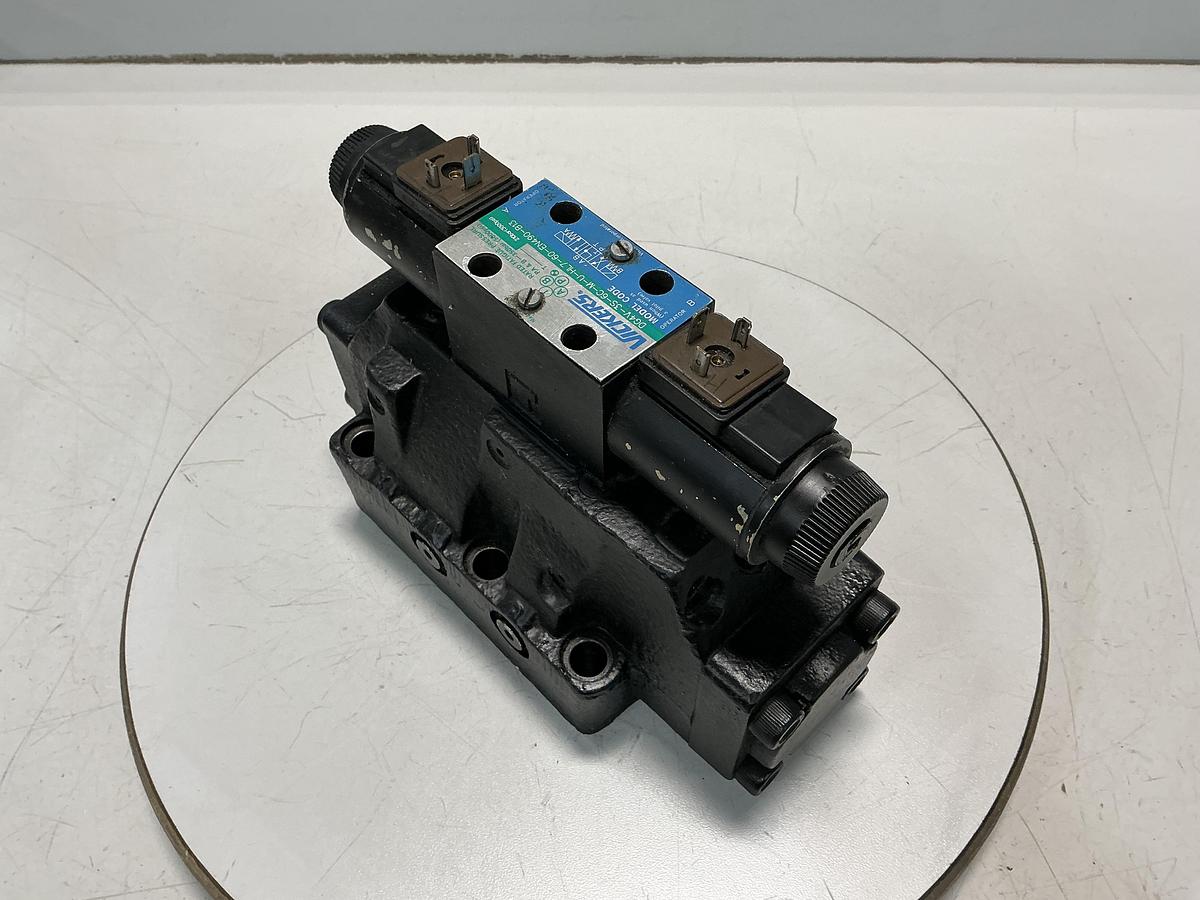 Used VICKERS DG4V-3S-6C-M-U-HL7-60-EN490-B13