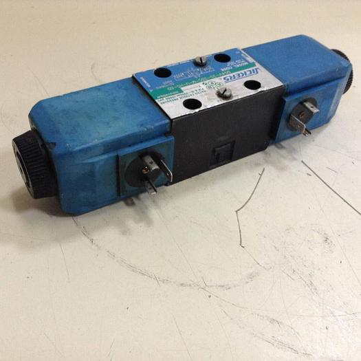 Used VICKERS Valve DG4V-3S-33C-M-U-H5-60 #87594