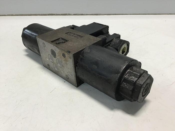 Used TOKIMEC Directional Control Valve DG4V-3-2C-M-P7-H-7-52 #94935