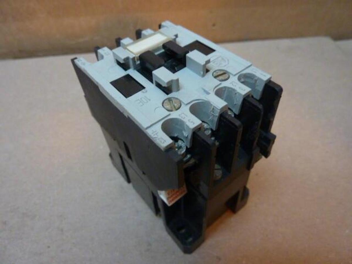 Used ALLEN BRADLEY Contactor 100-A09ND3 SER B Used