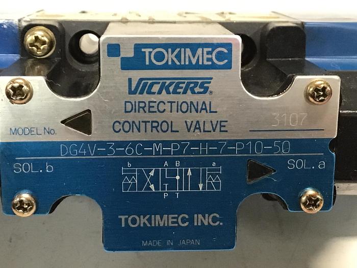Used VICKERS Directional Control Valve DG4V-3-6C-M-P7-H-7-P10-50 Used #145610