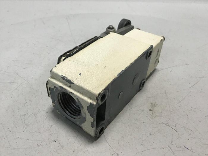 Used ALLEN BRADLEY Limit Switch 802T-A4 SER D #122058