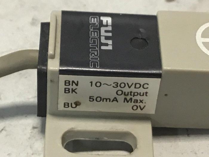 Used FUJI ELECTRIC Proximity Switch PE-B4D3 #128416