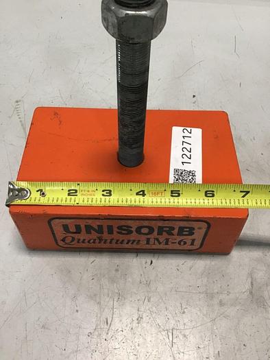 Used UNISORB Leveling Mount Pad 7 x 4 QUANTUM IM-61 #122712