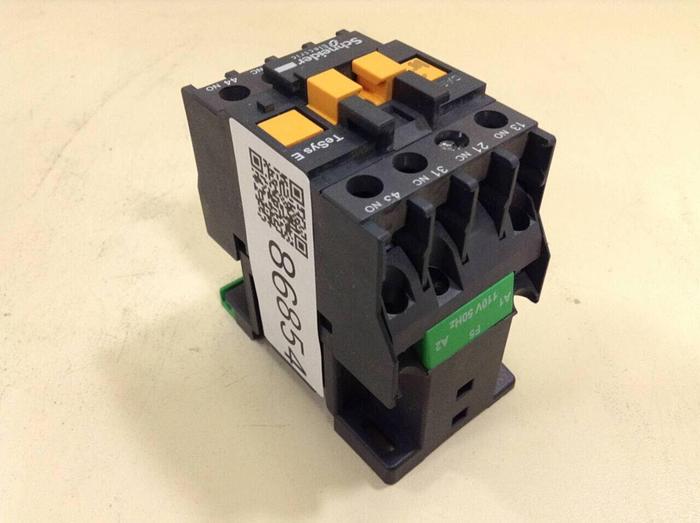 Used SCHNEIDER ELECTRIC Contactor CAE22 #86854