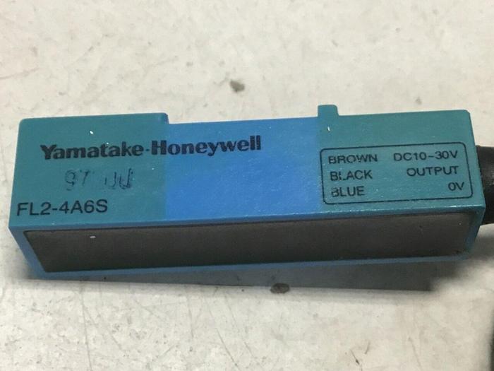 Used YAMATAKE Proximity Switch FL2-4A6S #128193