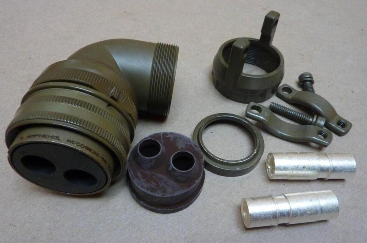 AMPHENOL Connector Plug ACC08E32-5R USED