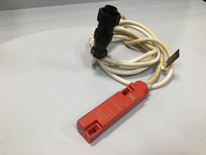 Used SCIENTIFIC TECHNOLOGIES INC Safety Switch 44507-0100 #92685