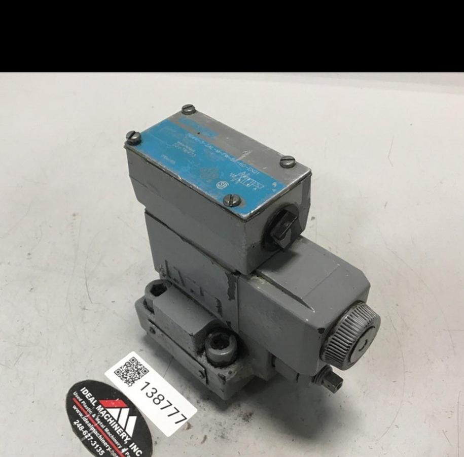 Used VICKERS Valve DG4V32ALMFWB660EN21 USED