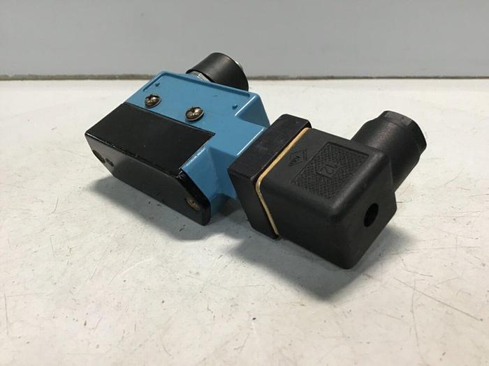 Used HONEYWELL Micro Switch BZE6-2RN194 #122352