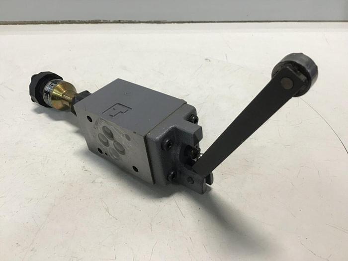 Used TOKIMEC Directional Control Valve DG20S-3-0A-T-20-S23 #133018