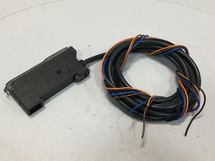 Used OMRON Photoelectric Switch E3X-DA11TW #103549