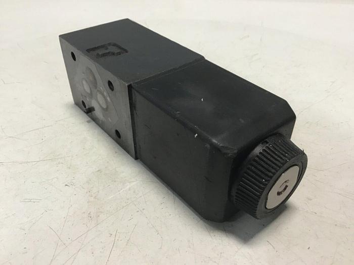 Used VICKERS Valve DG4V-3-2A-M-U-H7-60 #128574