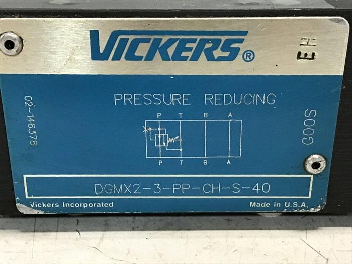 Used VICKERS Pressure Reducing Valve w/ gauge DGMX2-3-PP-CH-S-40 #135627