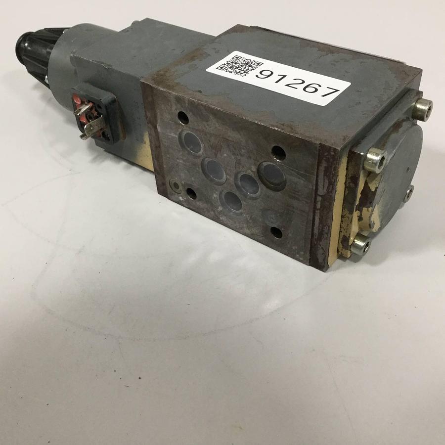 Used MANNESMANN REXROTH Proportional Flow Control Valve 4WRE10EA641224Z4M468 Used