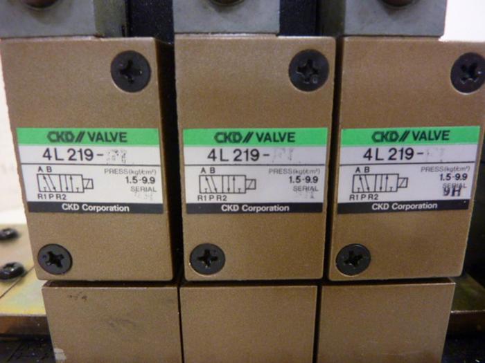 Used CKD CORP Control Block w/ Valves 4L219 USED