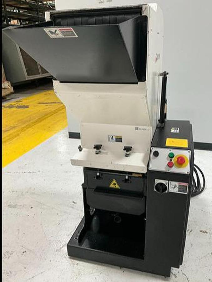 Used MILACRON MG814 GRINDER