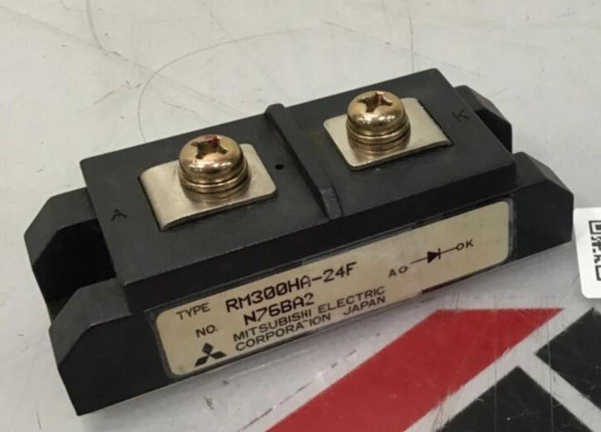 Used MITSUBISHI Power Module Supply RM300HA-24F Used