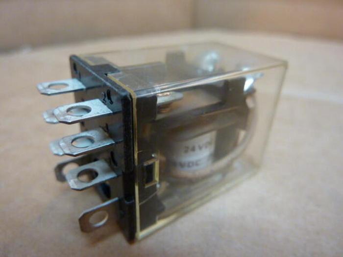 Used ALLEN BRADLEY Relay 700-HF32Z24 SER B #22387