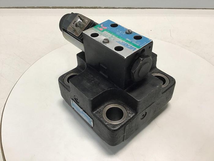 Used VICKERS Directional Valve DG4V-3S-2AL-M-U-HL7-60-EN490 Used