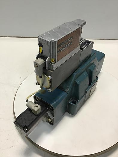 Used BOSCH Servo Valve 0 811 404 602 Used #145655