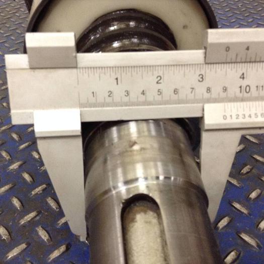 Used CINCINNATI MILACRON Ball Screw Main Mold Injection Screw CM SCREW VE 165-7 Used