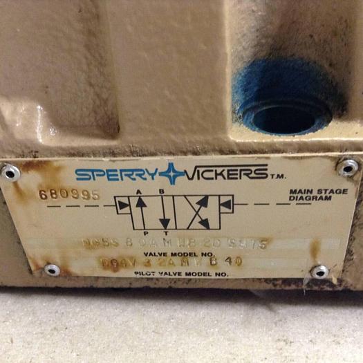 Used VICKERS Directional Control Valve DG4V-3-2A-M-WB-40 VALVE #68876
