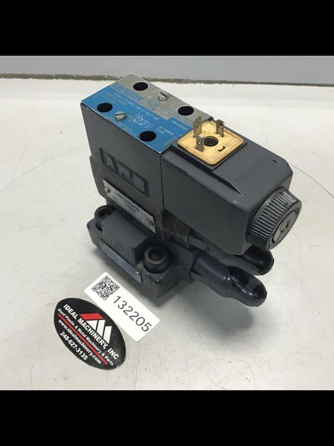 Used VICKERS Valves DG4V-3-2AL-M-U-HL7-60 Used