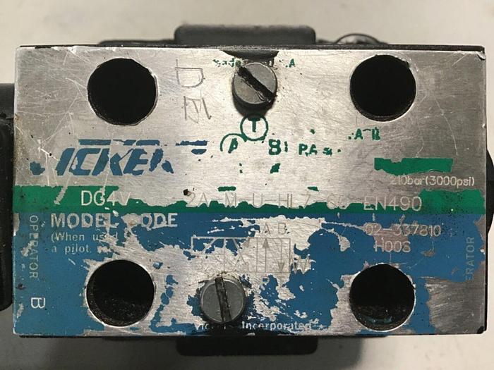 Used VICKERS Valve DG4V3S2AMUHL760EN490 Used