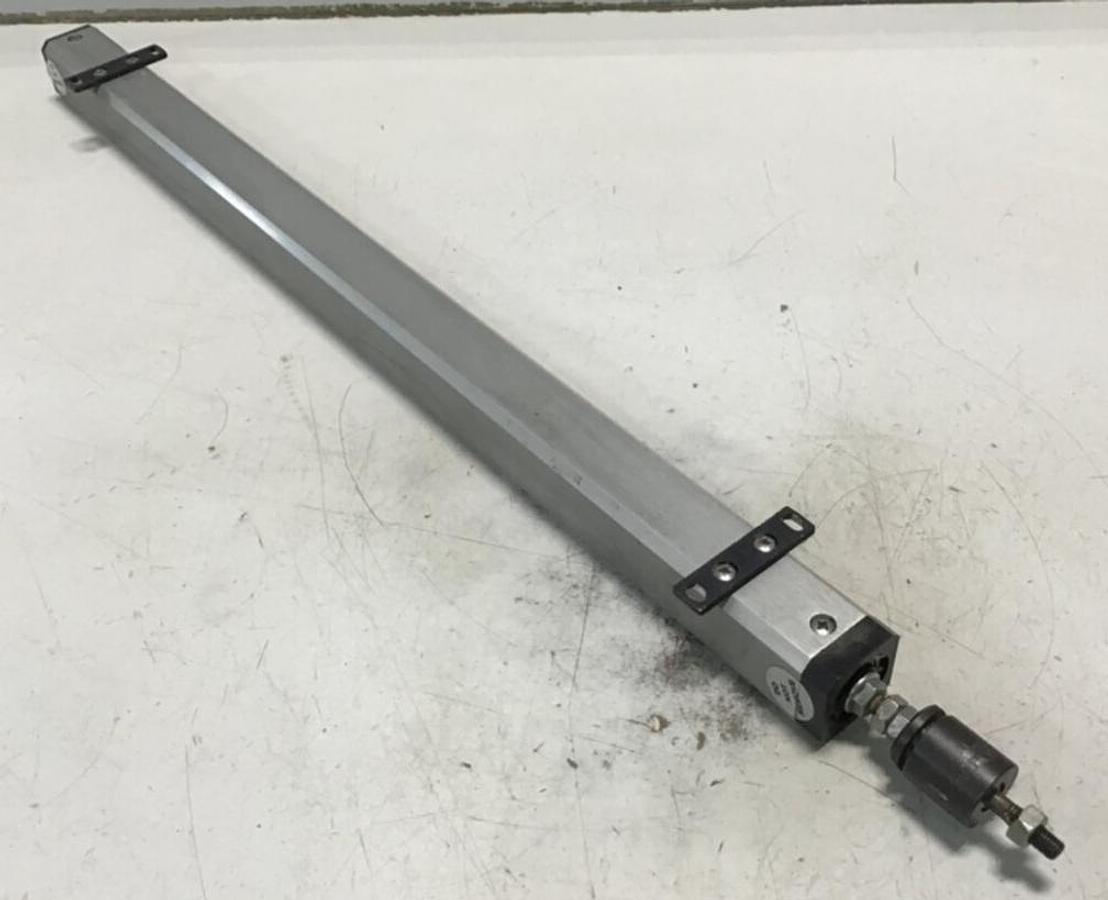 Used TRANSDUCERS DIRECT Transducer TD390-5-18-0-H Used