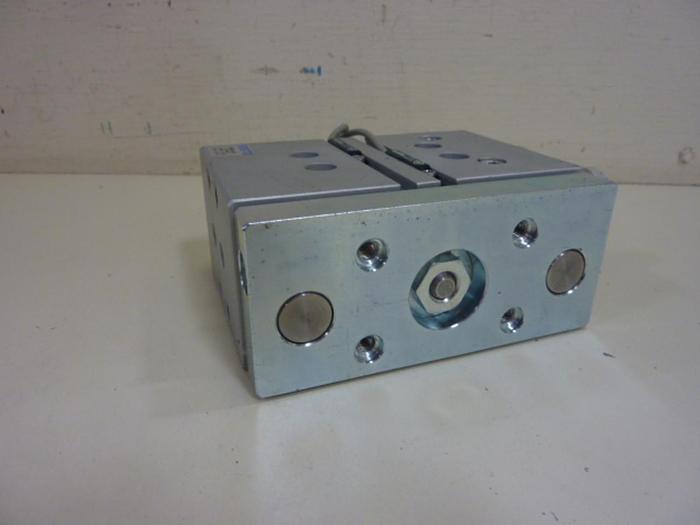 Used FESTO Pneumatic Cylinder DFM-40-25-P-A-GF #57331