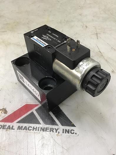 Used REXROTH 4WE6D61EG24N9K4 & Base Valve Used #141457