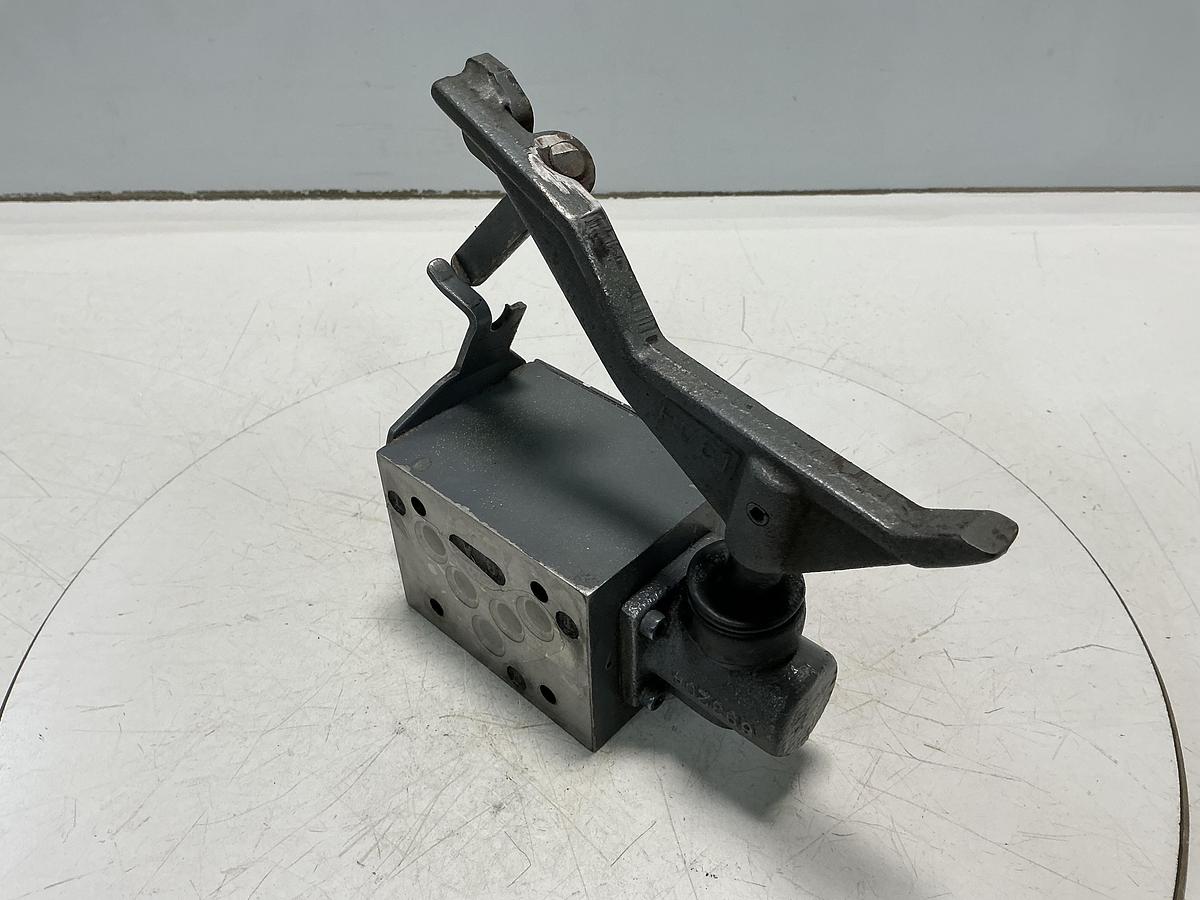 Used PARKER D3ML4B10X4384