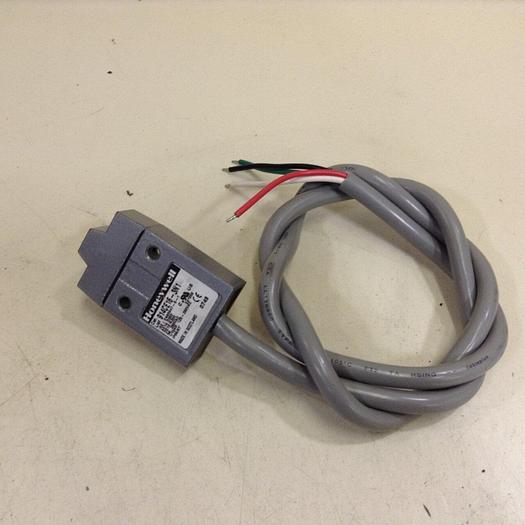 Used HONEYWELL Limit Switch 914CE16-3N1 Used