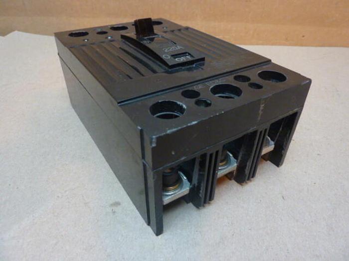 Used GENERAL ELECTRIC / GE 225 Amp Circuit Breaker TQD32225 #34981