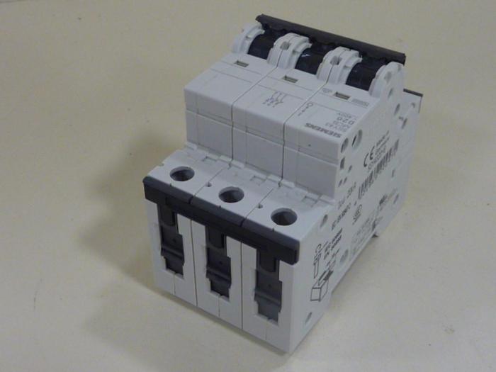 Used SIEMENS 20 Amp Circuit Breaker 5SY4320-8 #46942