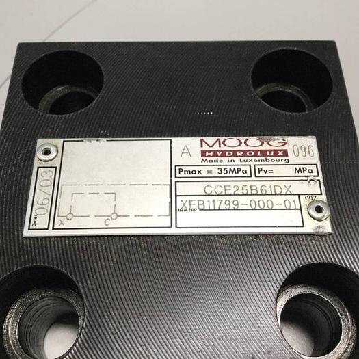 Used MOOG Check Valve CCE25B61DX #97072
