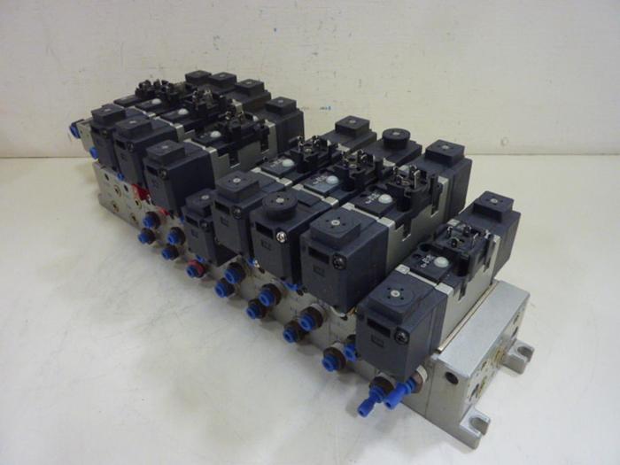 Used SMC Control Block w/ Valves VS7-6-FG-S-3 #60106