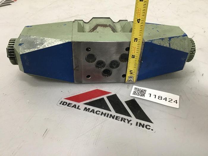 Used VICKERS Directional Control Valve DG4V56CMP7LH630JA170 #118424