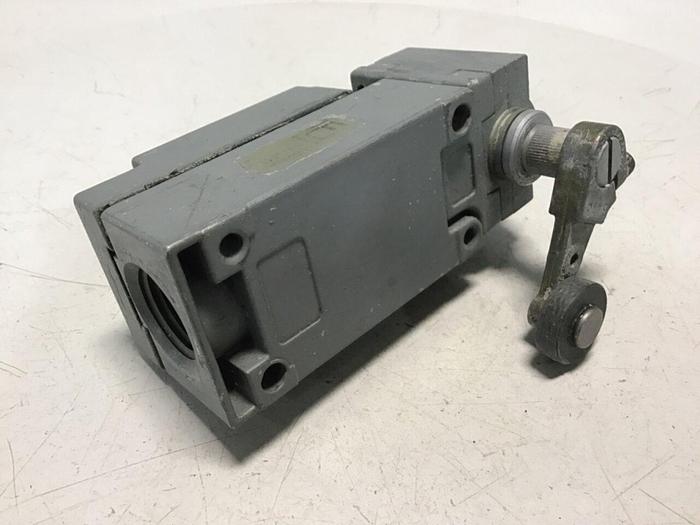 Used SQUARE D Limit Switch 9007-C54B #121684