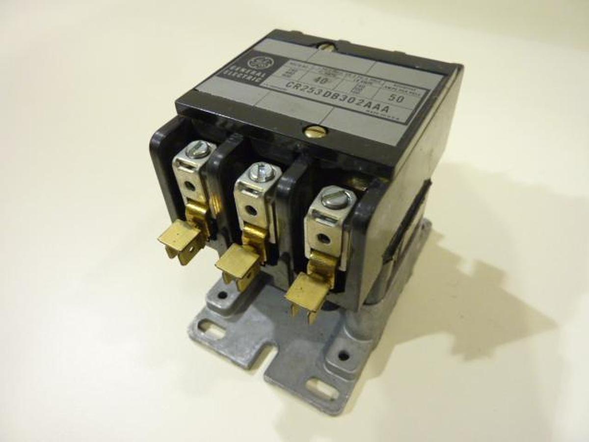 Used GENERAL ELECTRIC / GE Contactor CR253DB302AAA Used