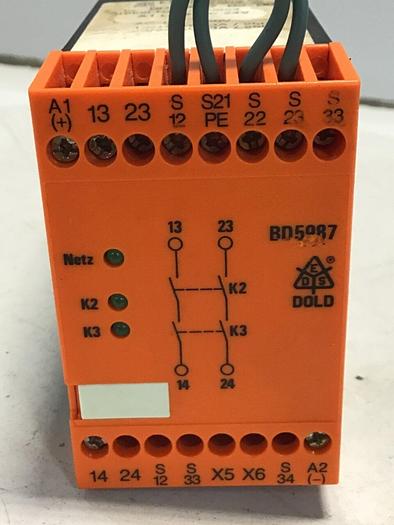 Used E DOLD & SOHNE KG Emergency Stop Module BD5987.02/001 #132564