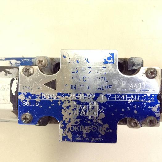 Used VICKERS Directional Control Valve DG4V32AMP7H7P2050 #80187