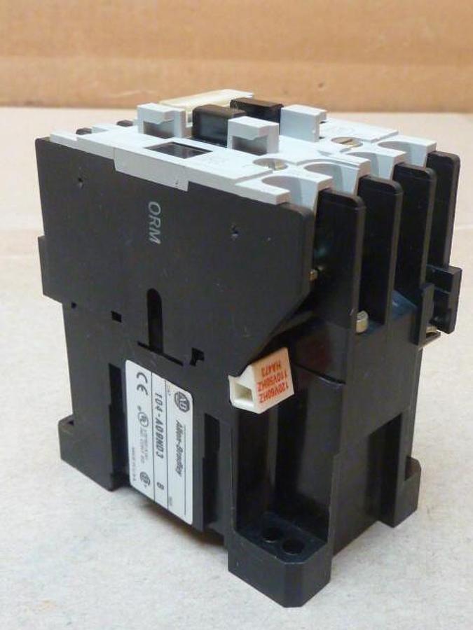 Used ALLEN BRADLEY Contactor 100-A09ND3 SER B Used