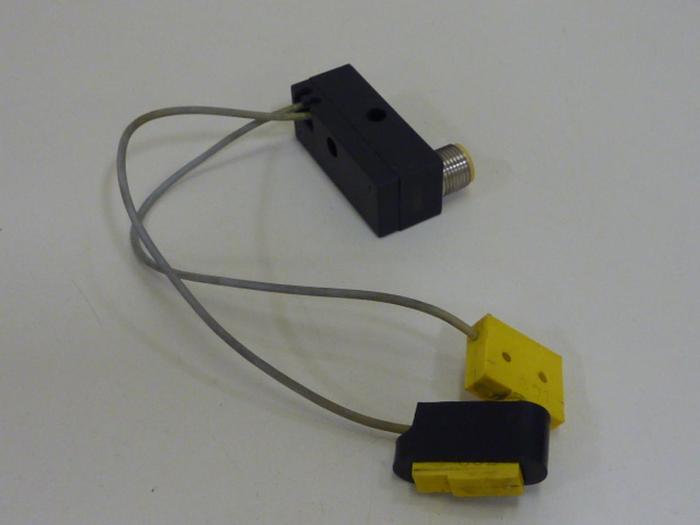 Used TURCK ELEKTRONIK Proximity Switch NI2-Q6,5-AP6-0,16-FS4,4X3/S304 #59078