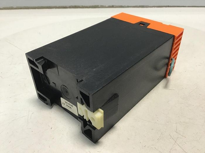 Used E DOLD & SOHNE KG Emergency Stop Module BD5987.02/001 #132564