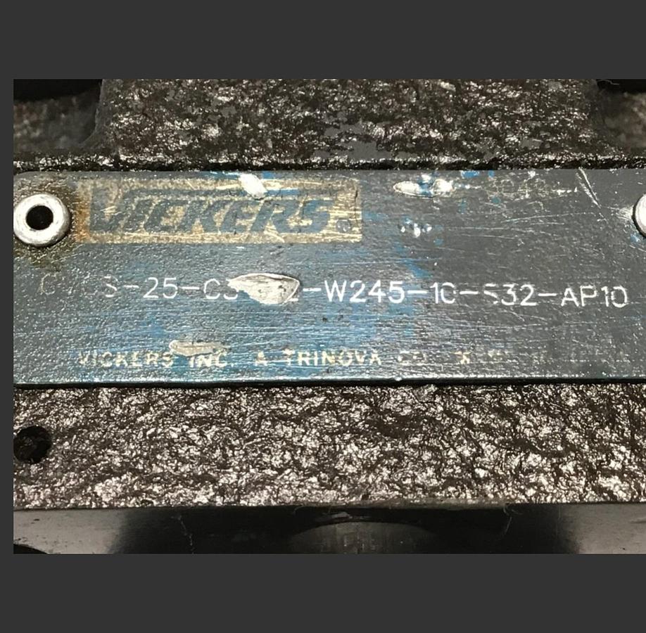 Used VICKERS Directional Control Valve DG4V-35-2AL-M-U-HL7-60-EN490 #115864